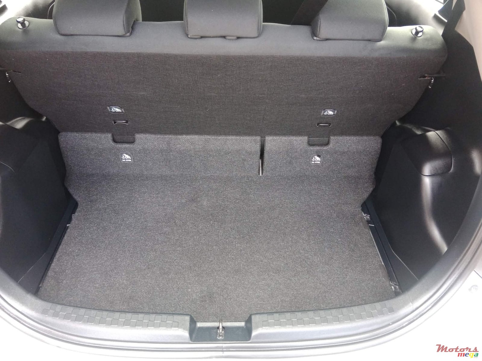 2020' Toyota Aqua 1.5l HYBRID photo #6