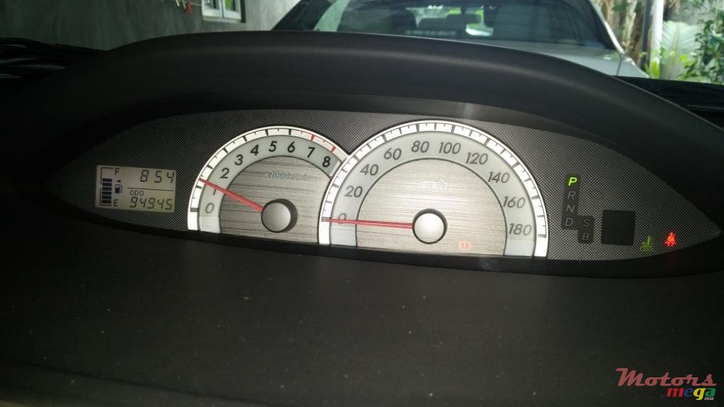 2006' Toyota Brevis Toyota Belta photo #4