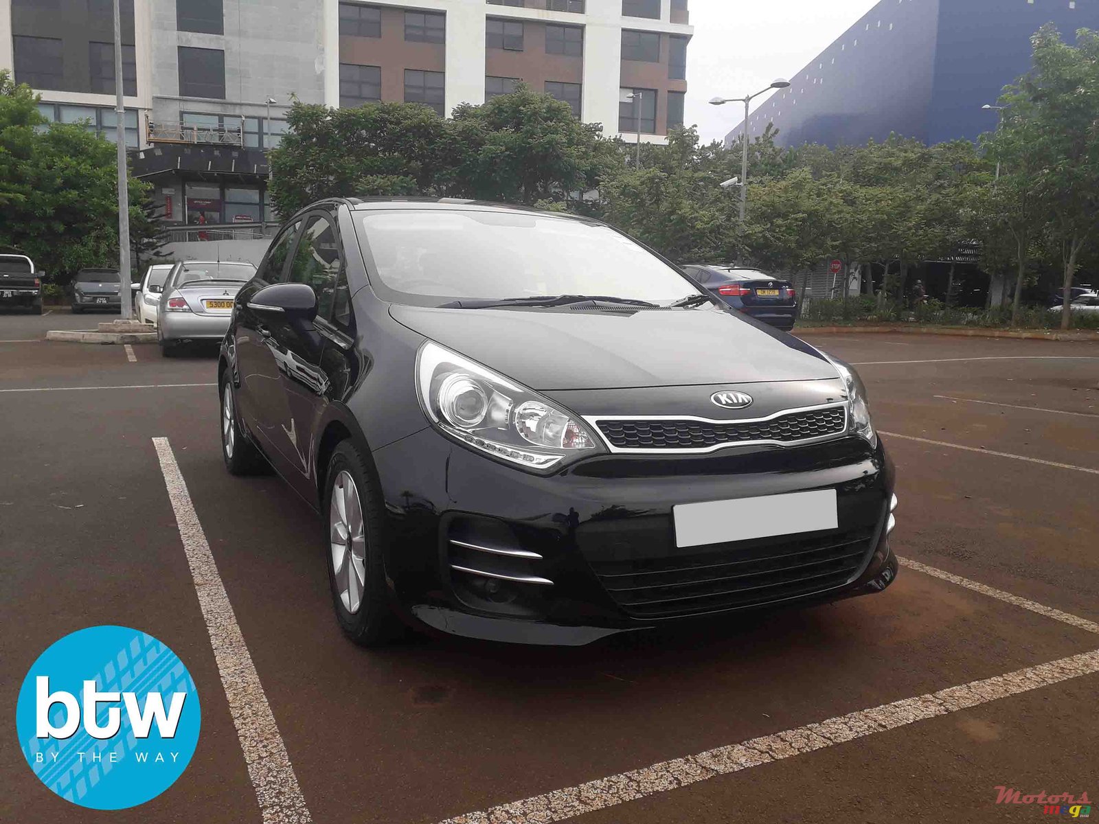 2016' Kia Rio photo #2