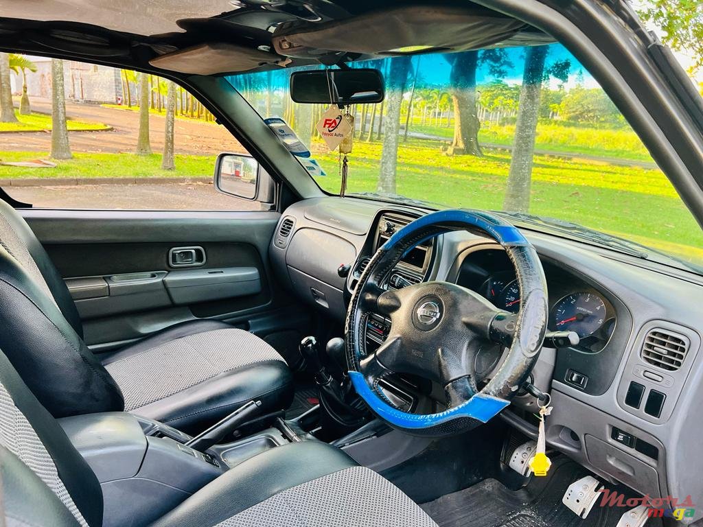2009' Nissan Hardbody 4x4 turbo photo #5