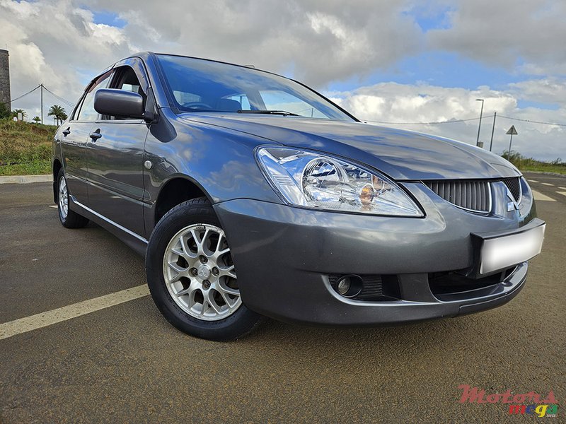 2006' Mitsubishi Lancer GLX photo #1