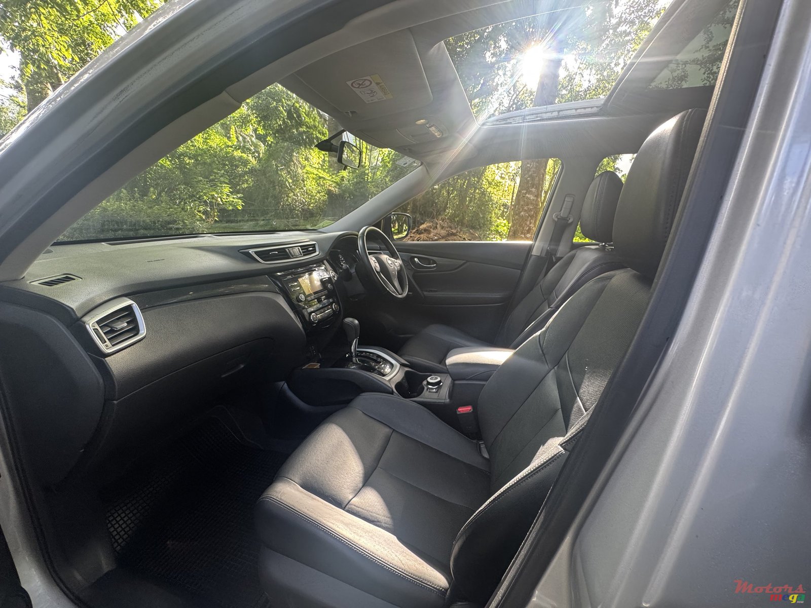 2015' Nissan X-trail 7 seater photo #7