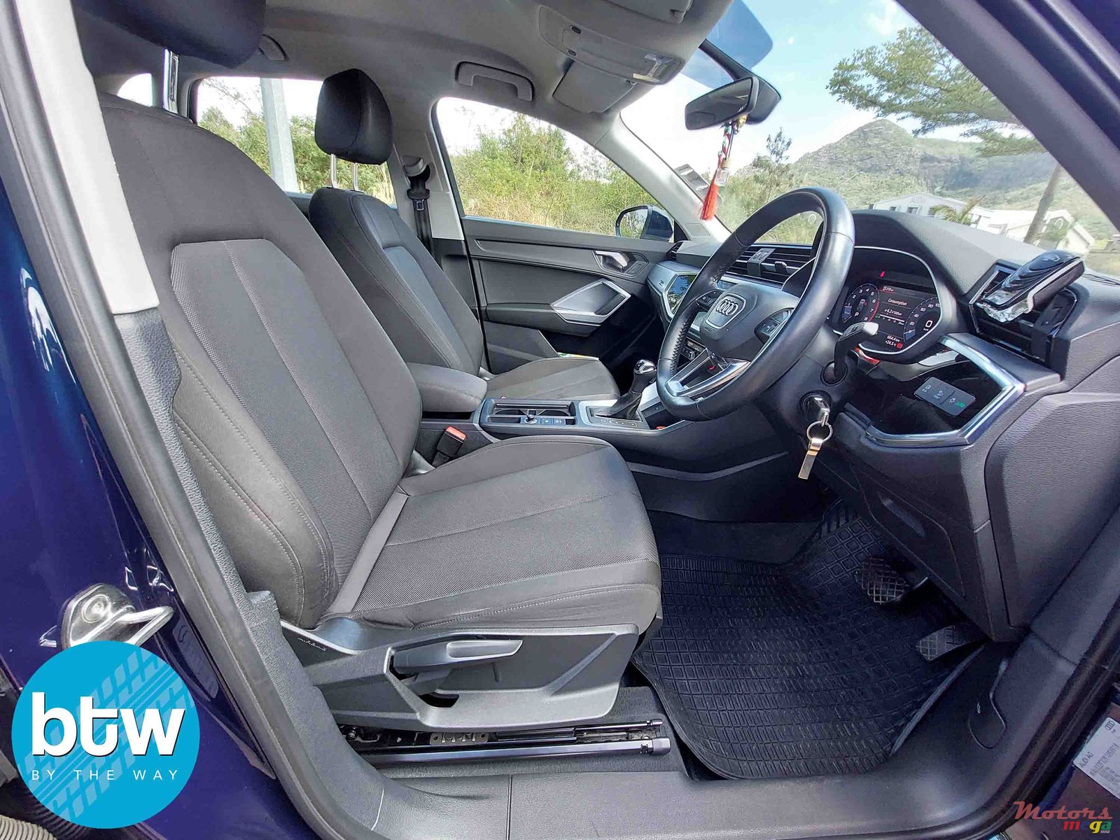 2019' Audi Q3 photo #5