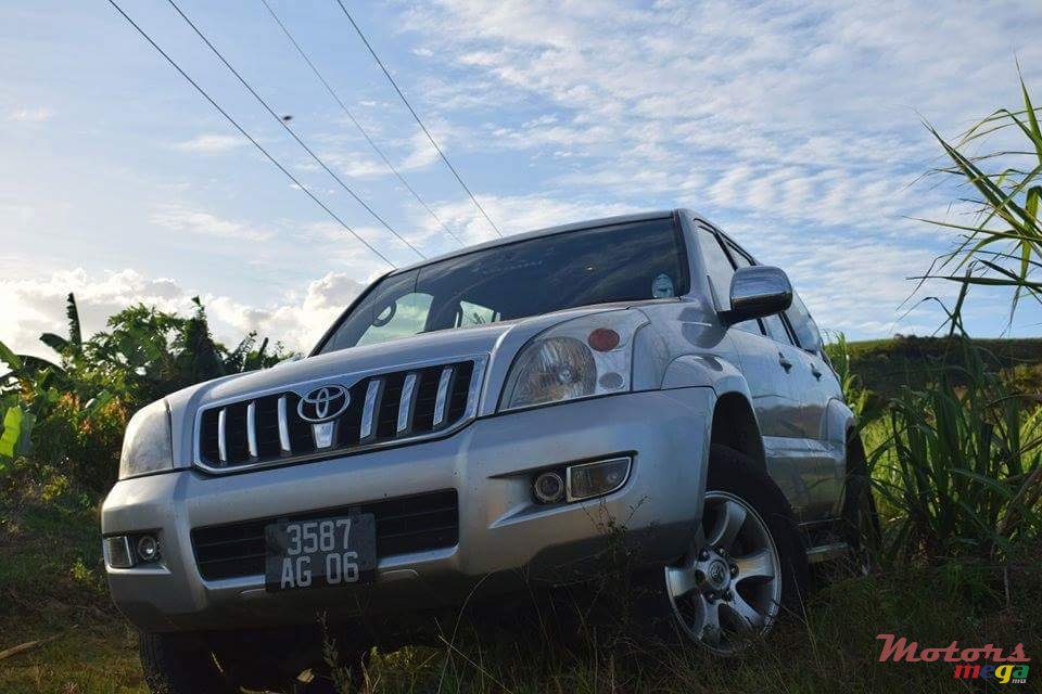 2006' Toyota Land Cruiser Prado photo #6