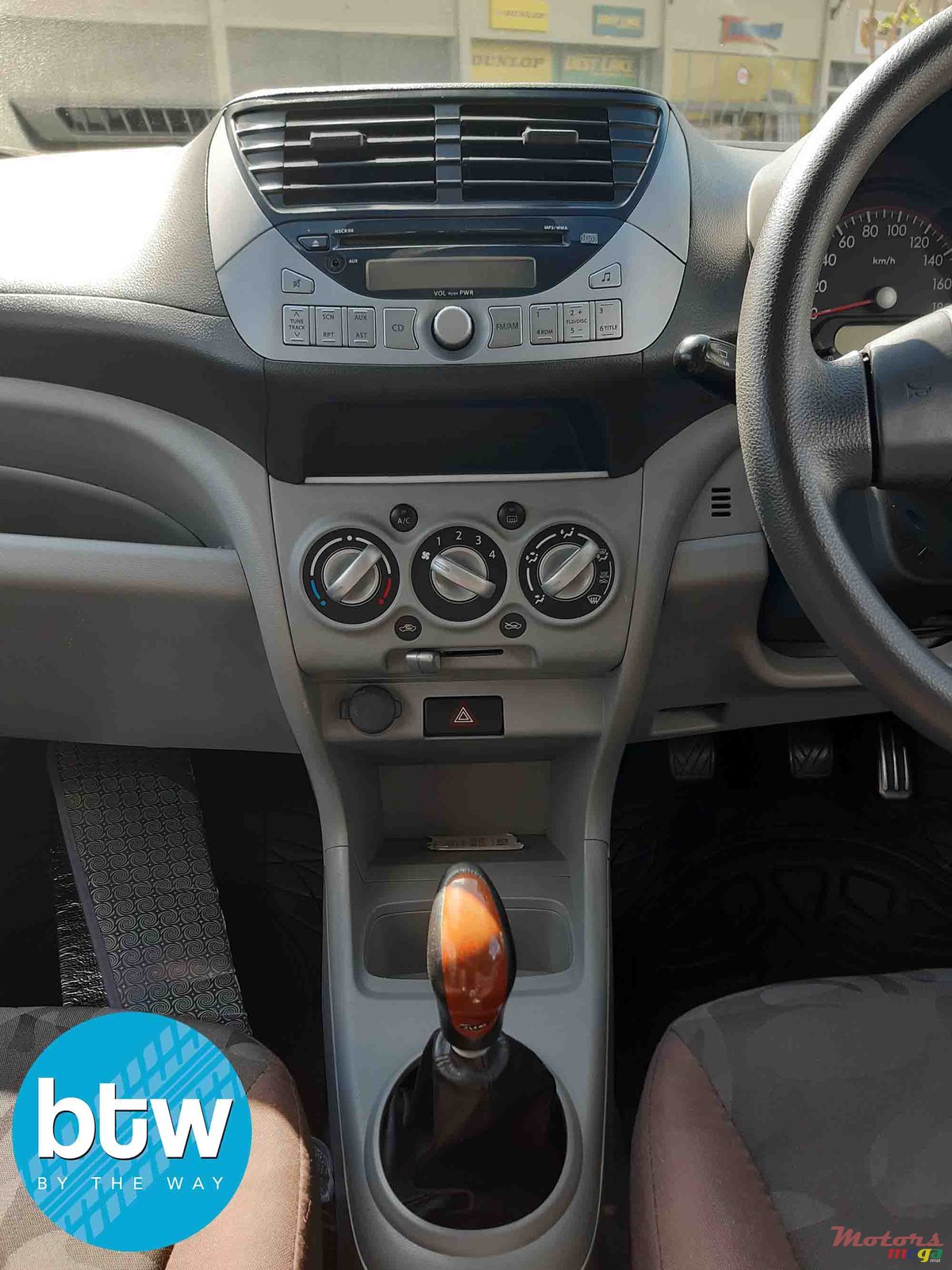 2011' Suzuki Celerio photo #5