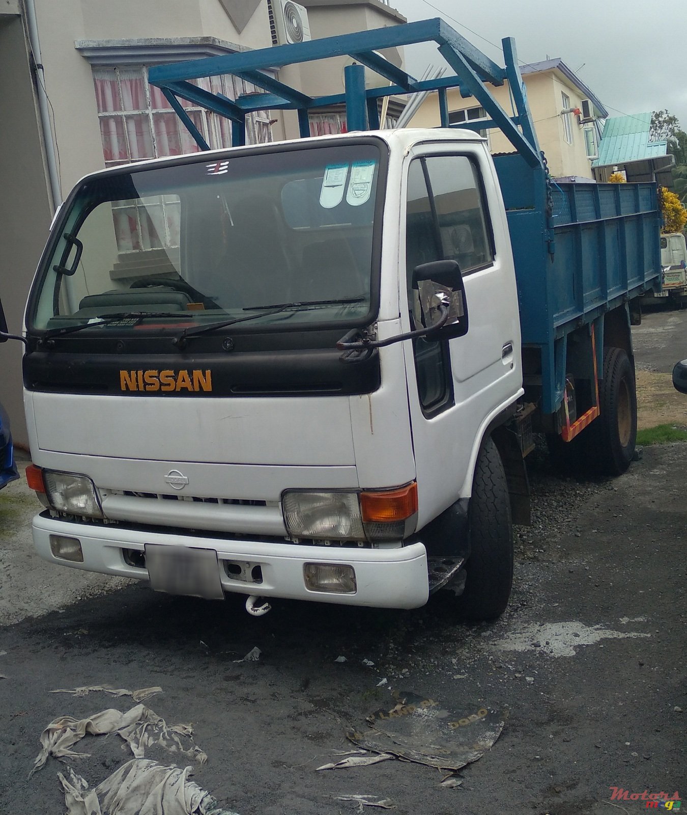 1994' Nissan photo #1