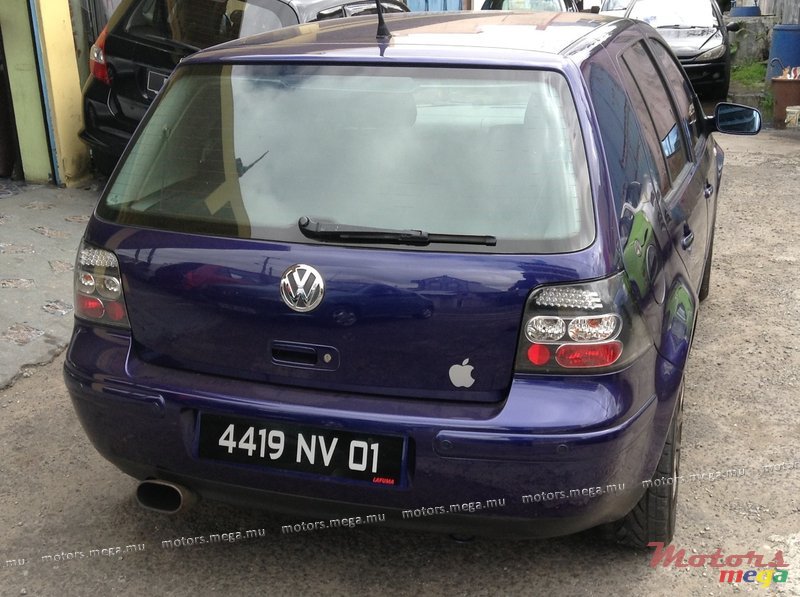 2001' Volkswagen Golf photo #3