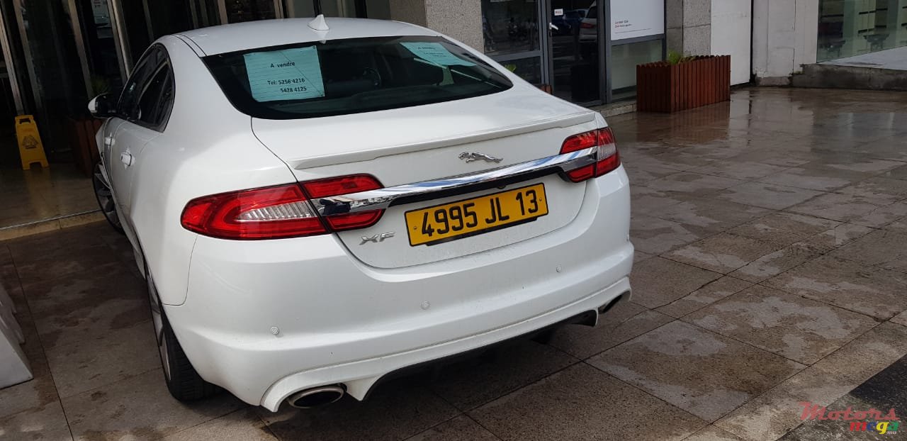 2013' Jaguar XF photo #3