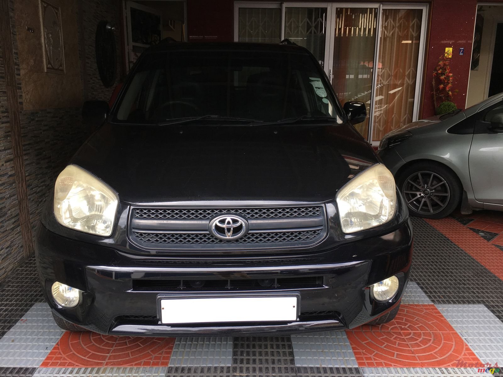 2005' Toyota RAV4 photo #2