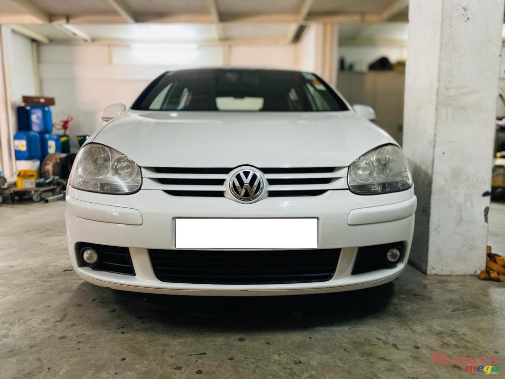 2008' Volkswagen Golf V photo #2