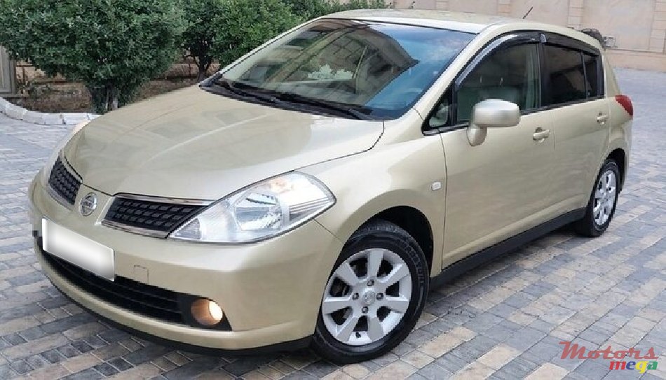 2006' Nissan Tiida photo #1
