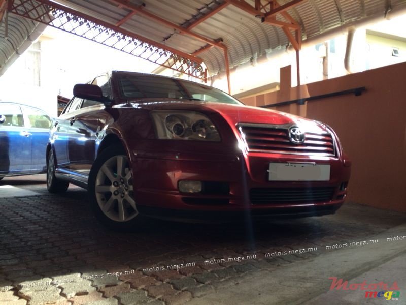 2004' Toyota photo #1