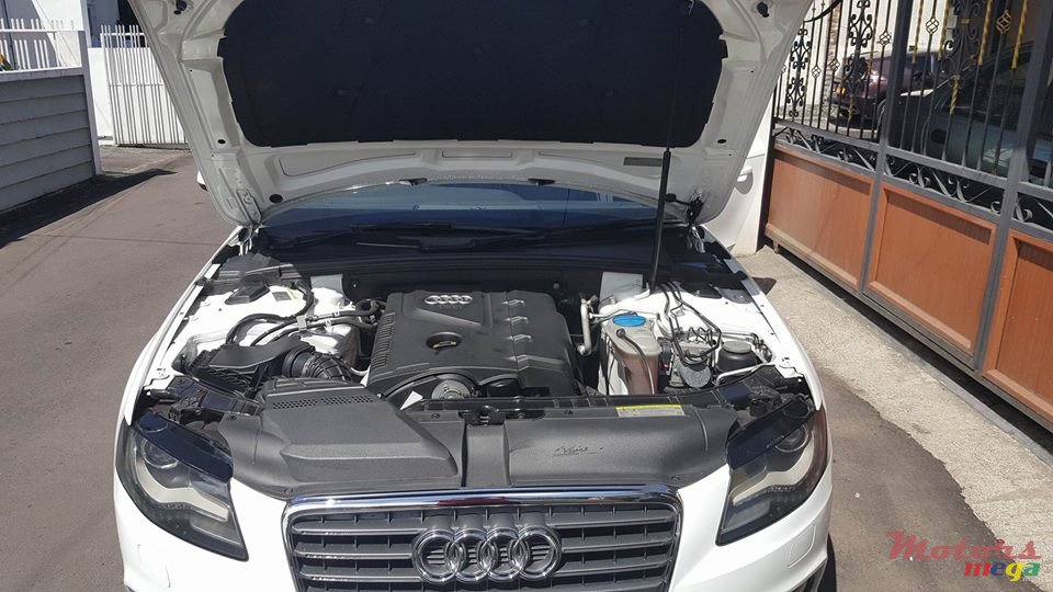 2010' Audi A4 S-Line Package photo #5