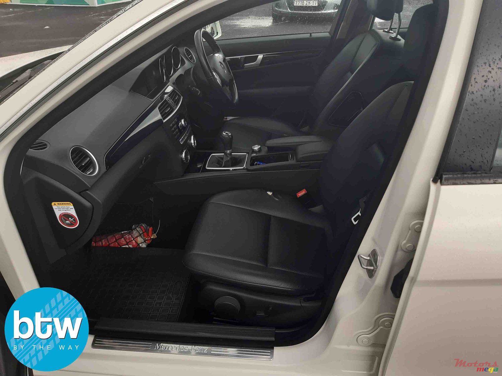 2011' Mercedes-Benz C-Class 180 photo #4