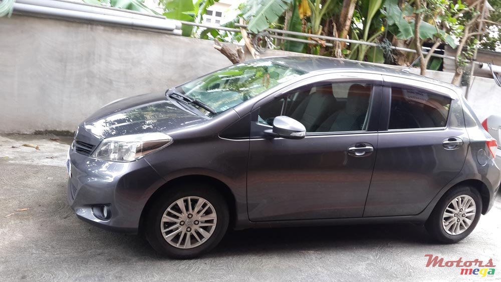 2011' Toyota Vitz photo #1