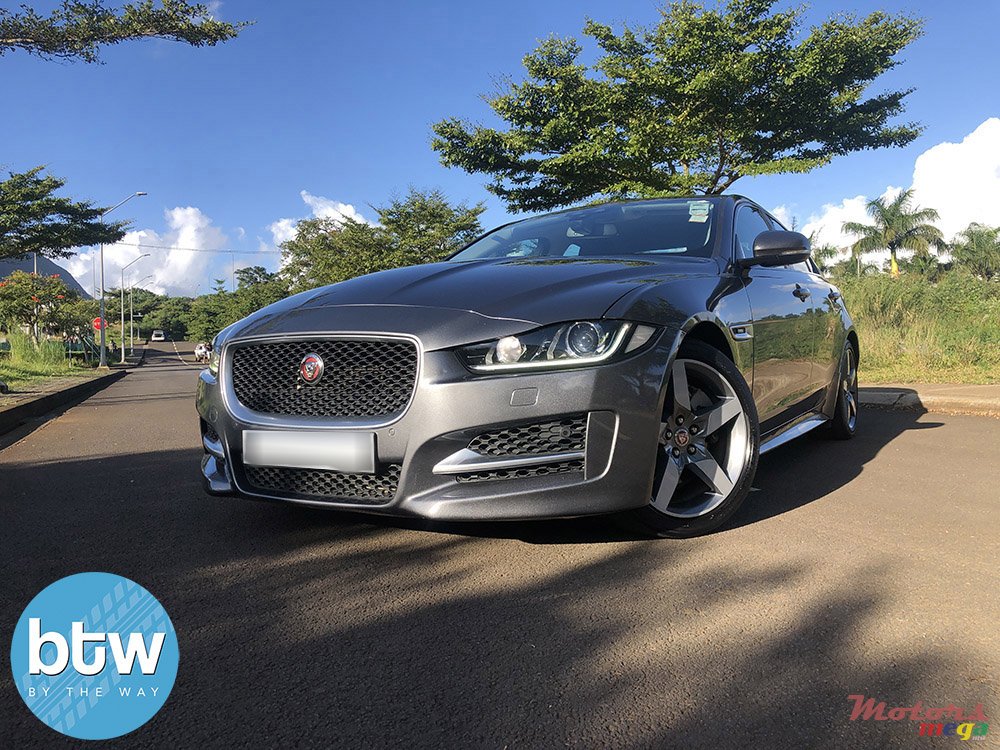 2016' Jaguar XE photo #2