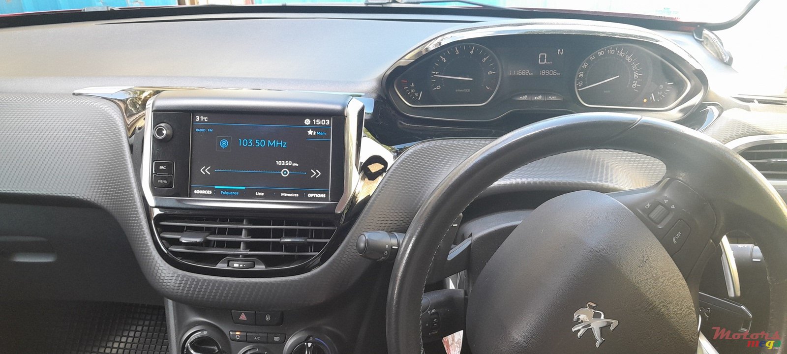 2017' Peugeot 208 5 portes photo #3