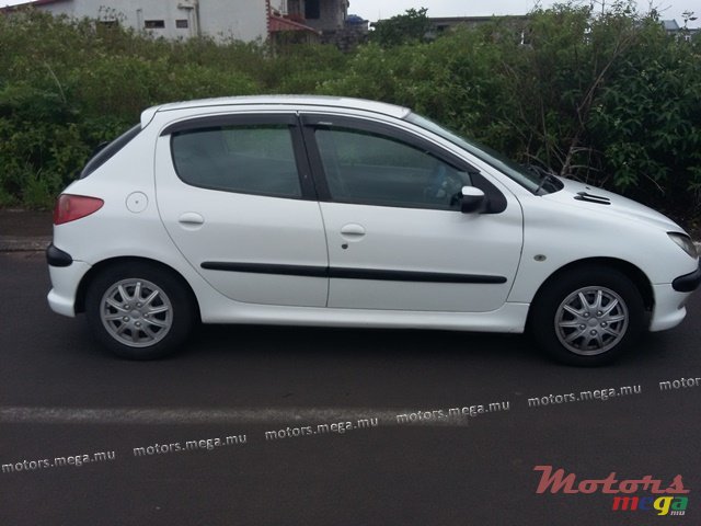 2004' Peugeot photo #4