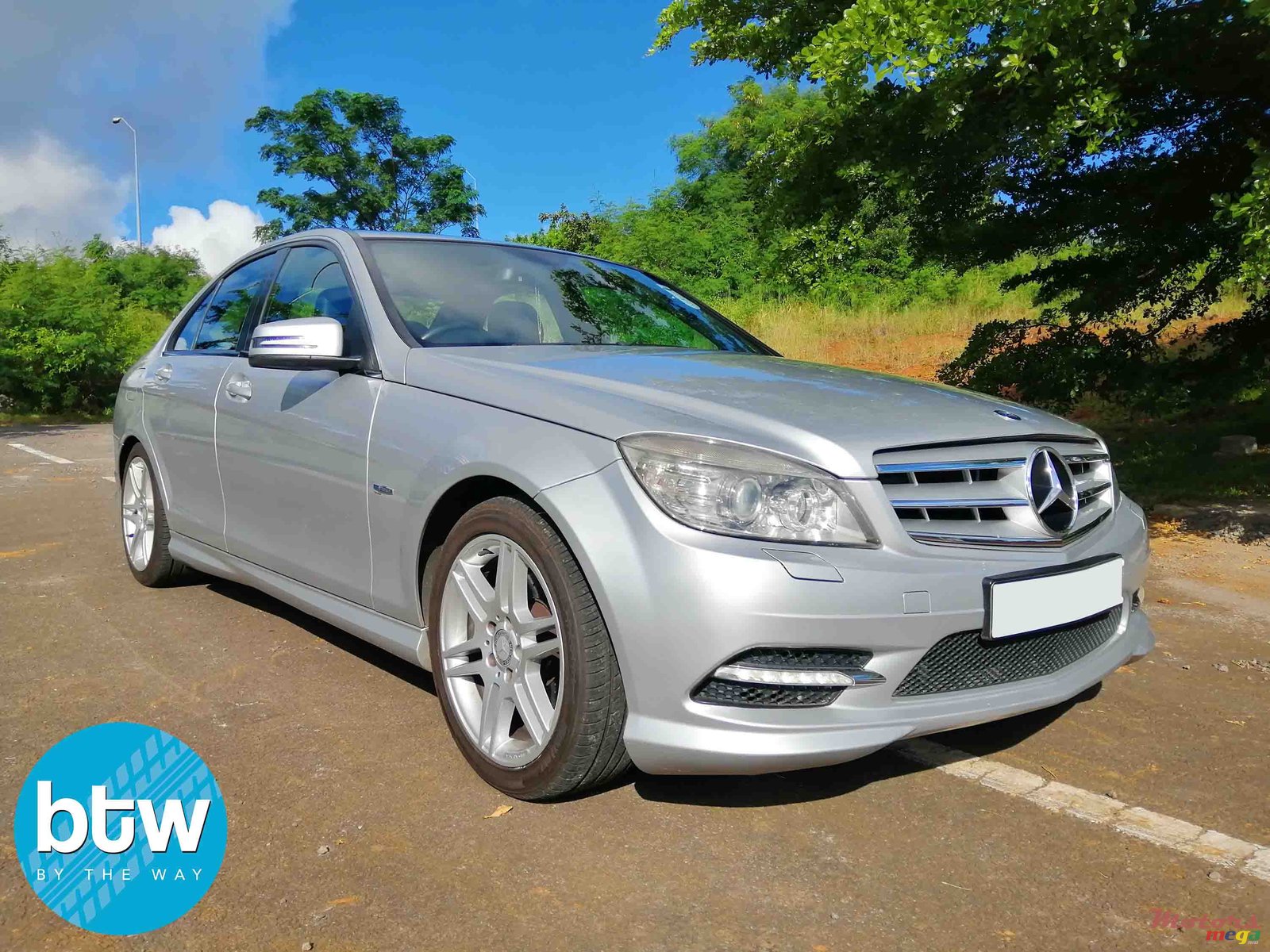 2010' Mercedes-Benz C-Class photo #1