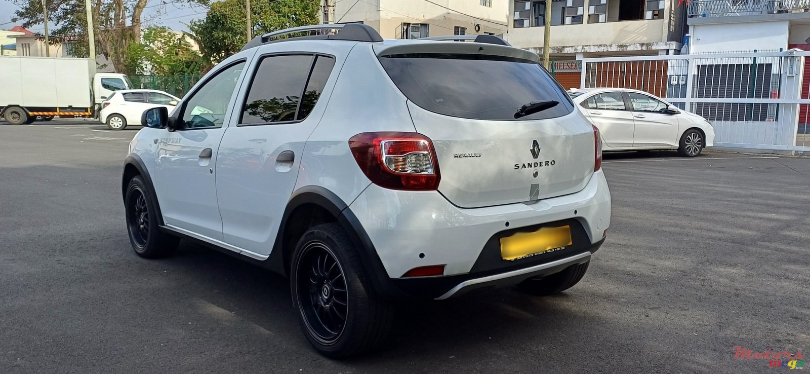 2014' Renault Sandero photo #3