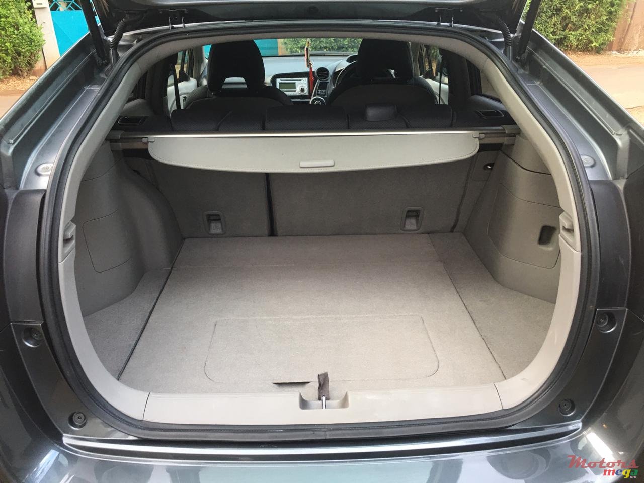 2010' Honda Insight Hybrid photo #5