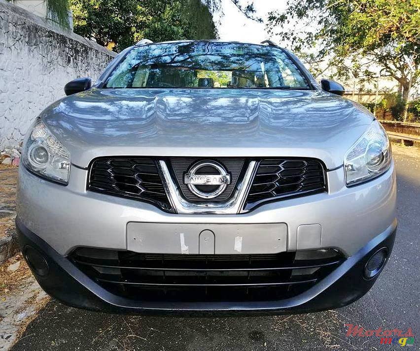 2012' Nissan Qashqai+2 (call 54227164) photo #2