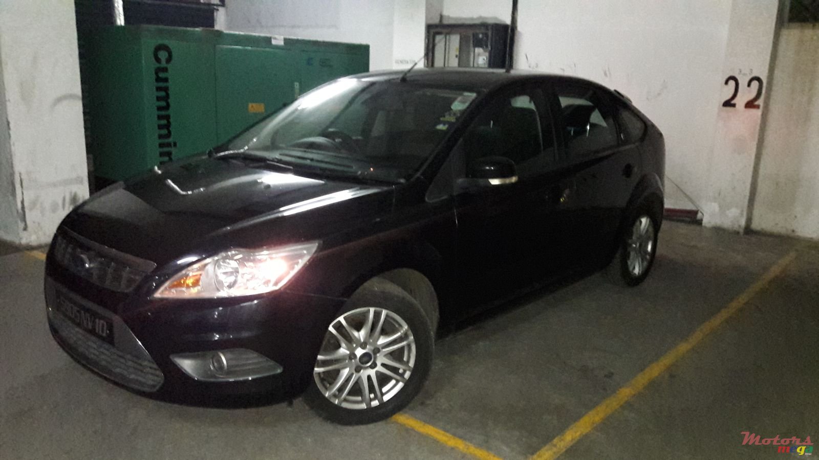 2010' Ford Focus Titanium Edition photo #2