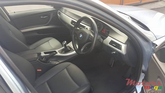 2009' BMW 320i M-Sport photo #4