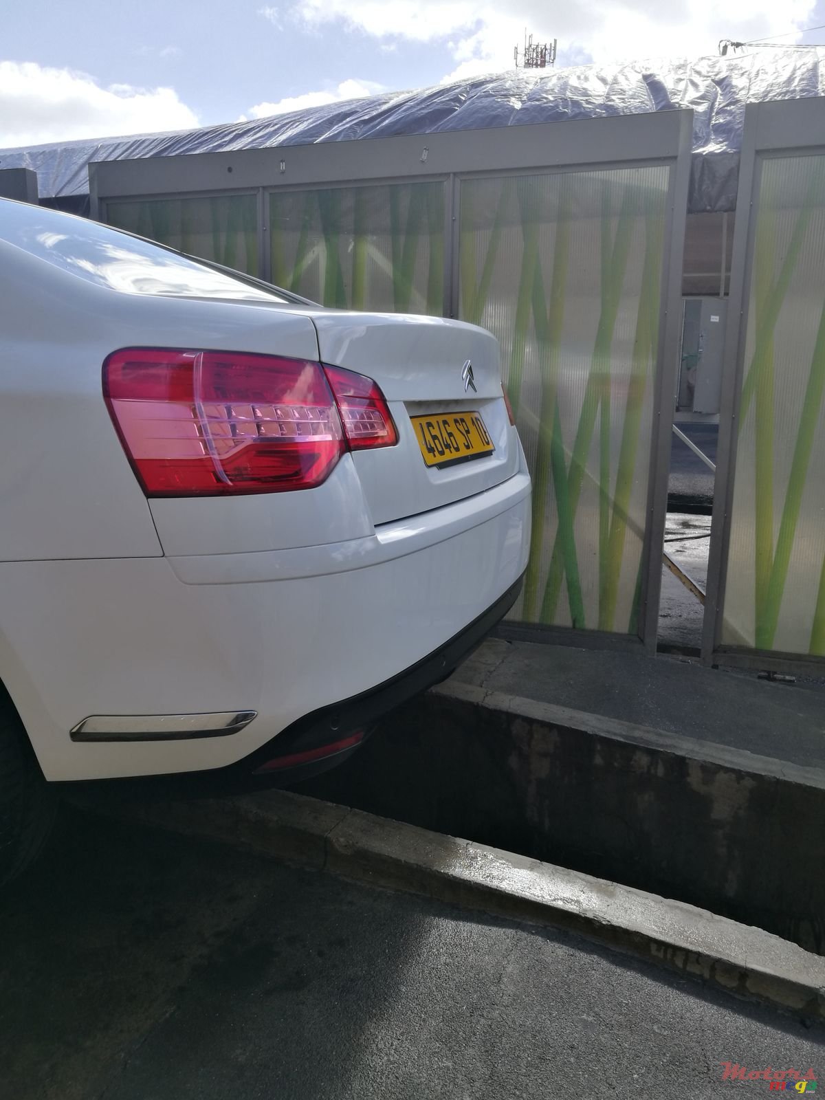 2010' Citroen C5 photo #3