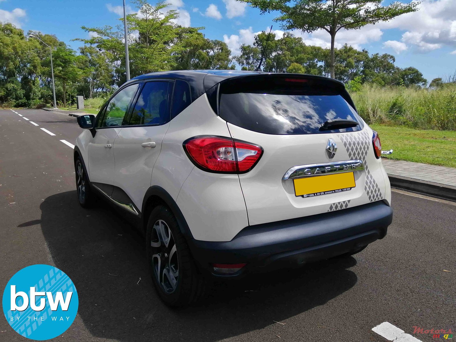 2014' Renault Captur 1.2 Automatic photo #2