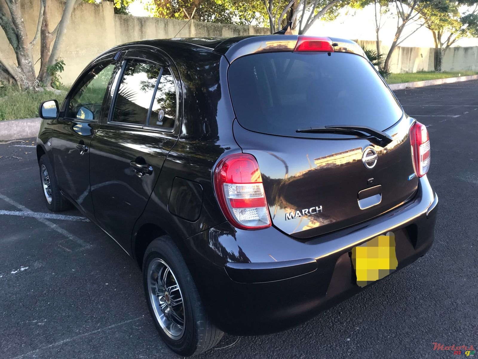 2011' Nissan photo #3