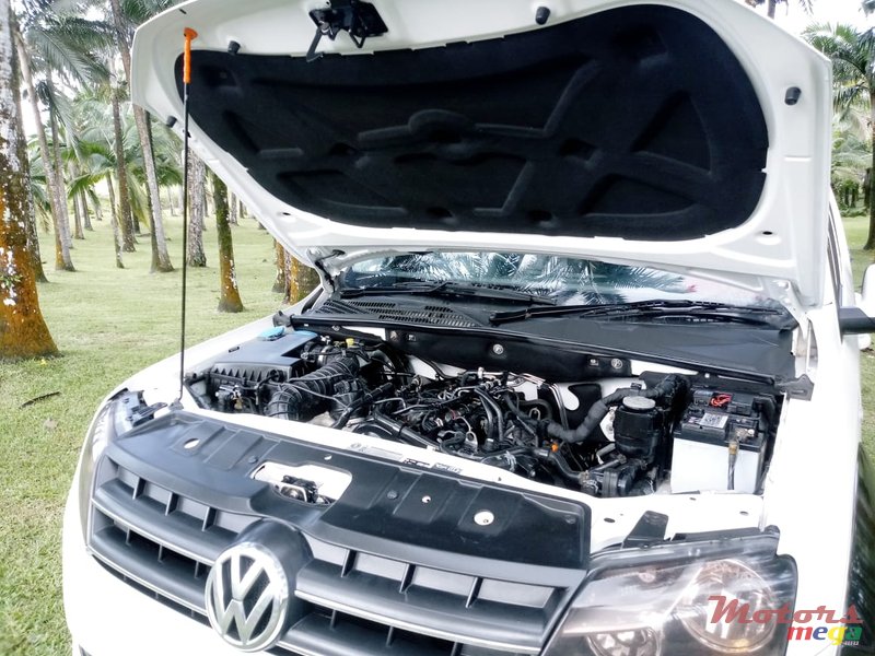 2013' Volkswagen Amarok 4x4 photo #7