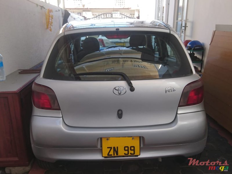 1999' Toyota Vitz photo #3