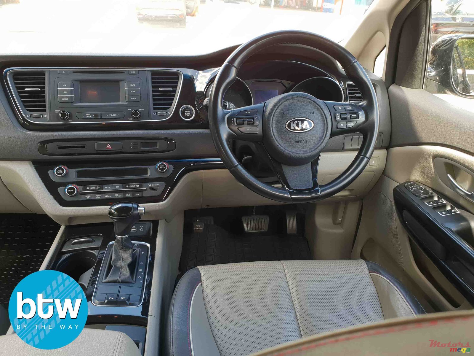 2015' Kia Carnival photo #6