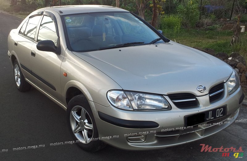 2002' Nissan N16 photo #2