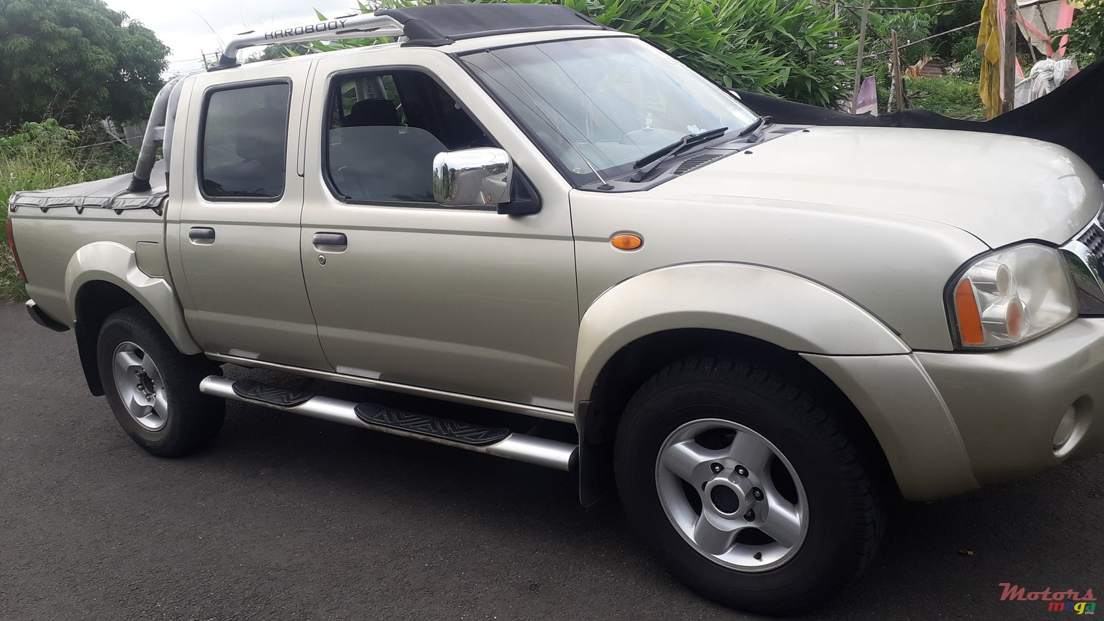 2010' Nissan Hardbody photo #4