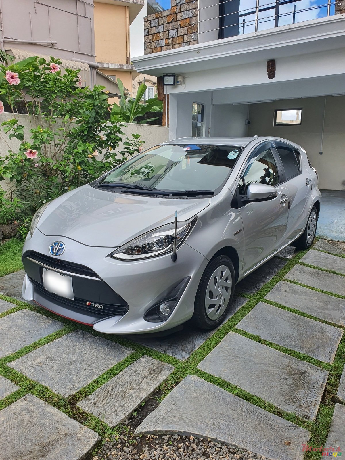 2018' Toyota Aqua photo #2