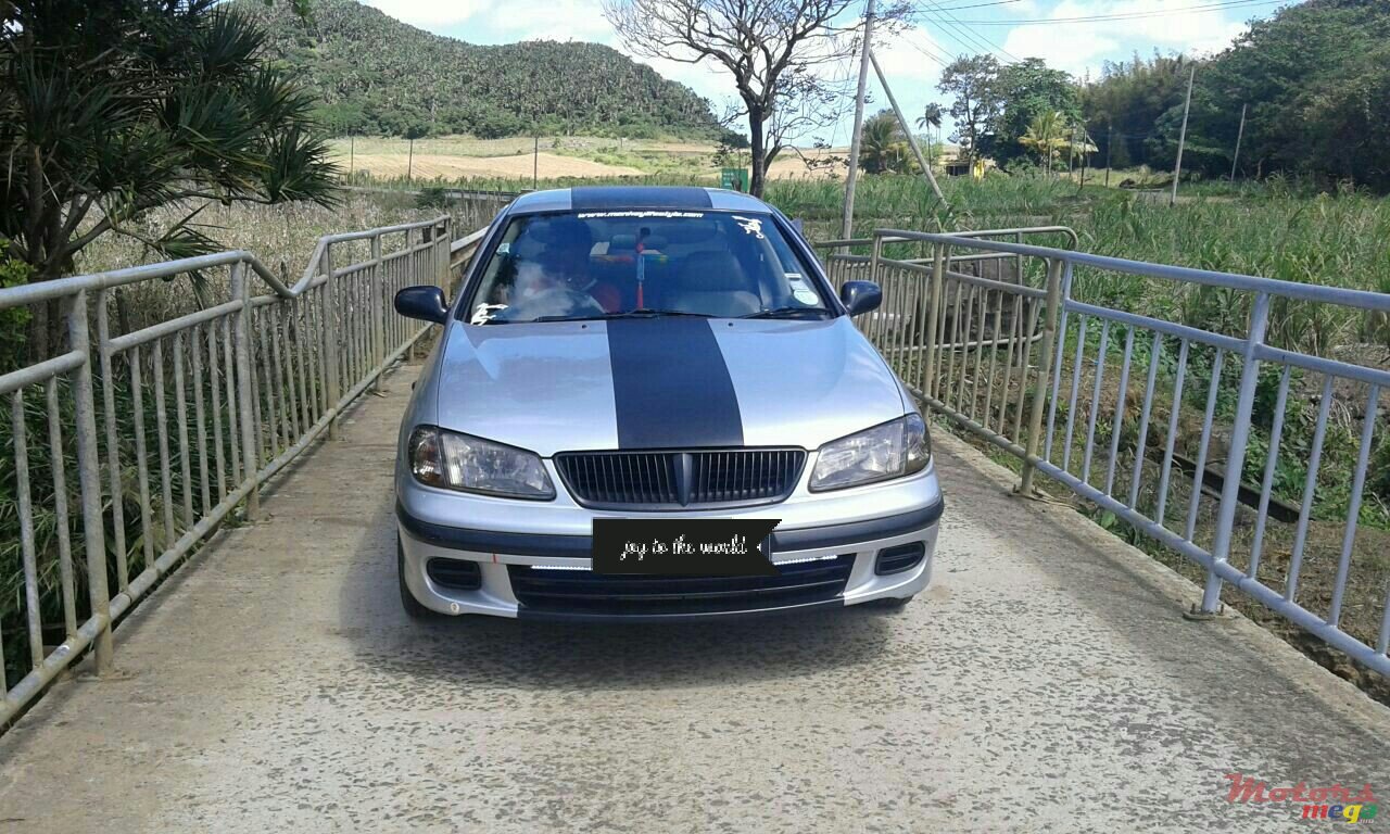 2001' Nissan Sunny photo #1
