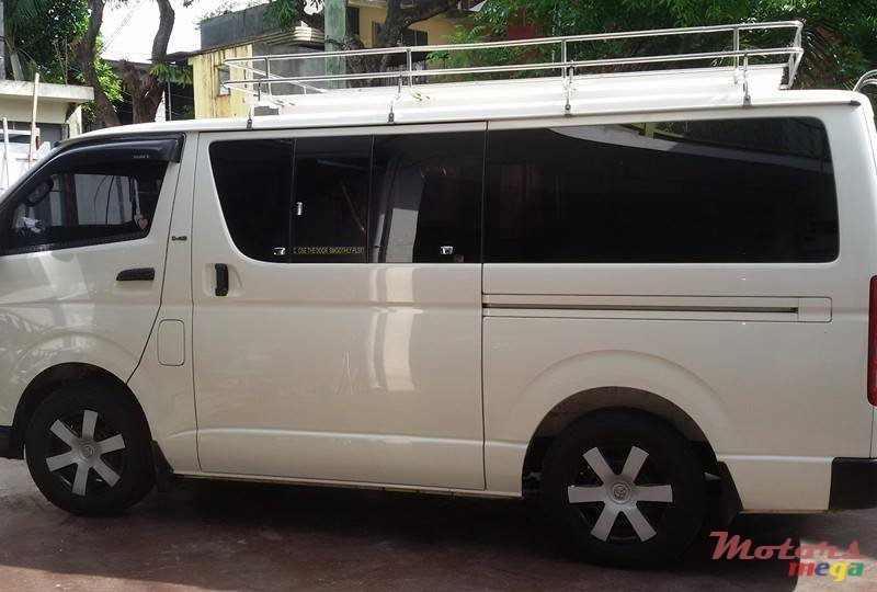 2010' Toyota HiAce photo #1