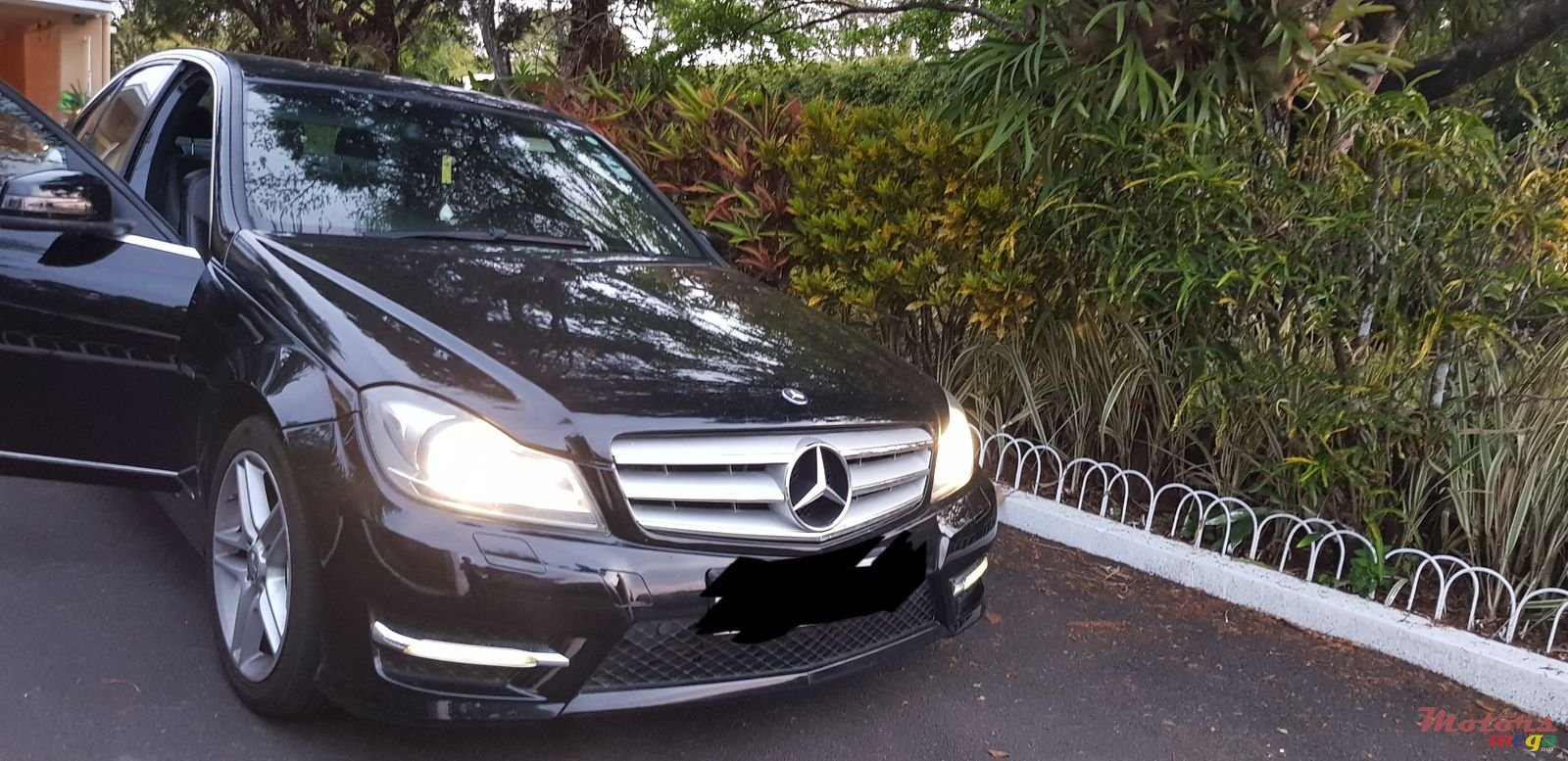 2012' Mercedes-Benz C180 AMGE PACK photo #2