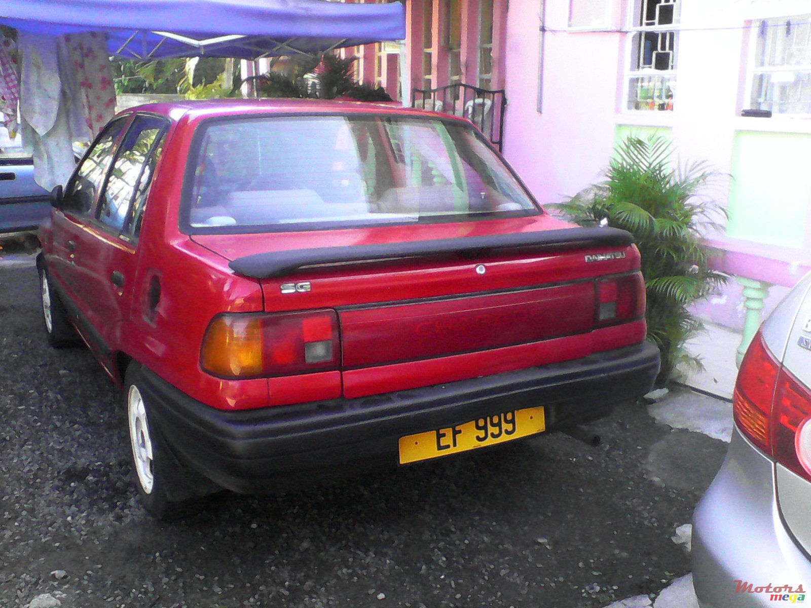 1999' Daihatsu Charade photo #1