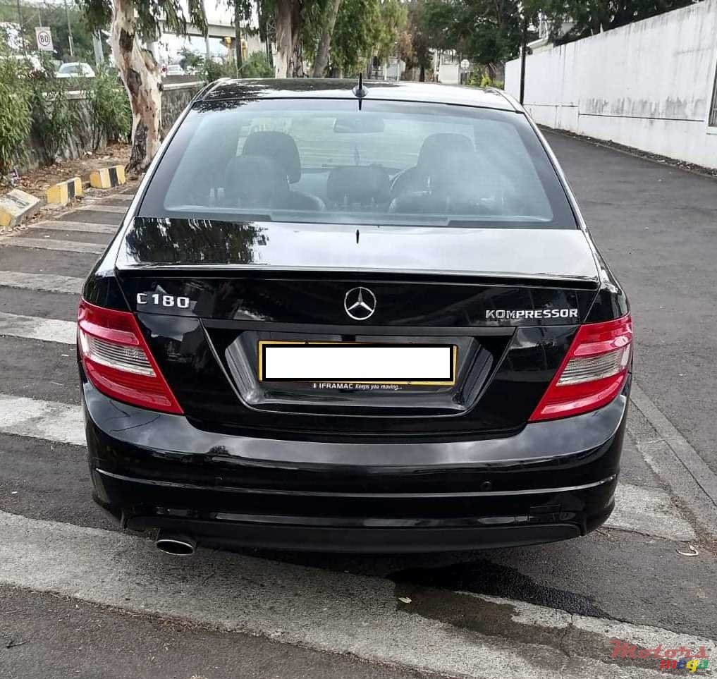 2009' Mercedes-Benz C-Class photo #2