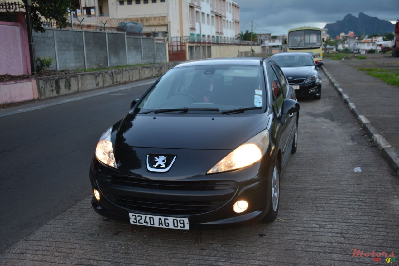 2009' Peugeot 207 photo #4