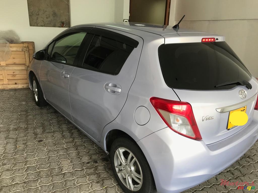 2012' Toyota Vitz photo #1