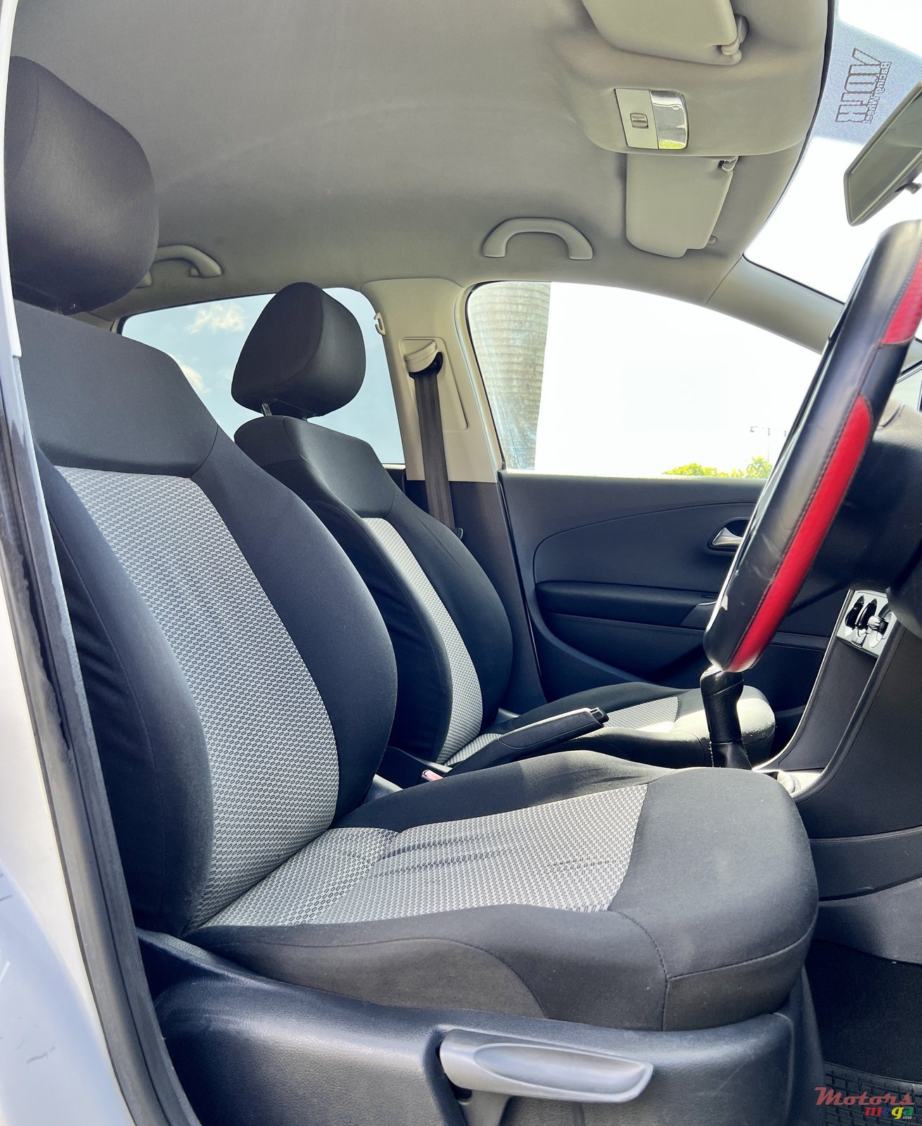 2012' Volkswagen photo #3