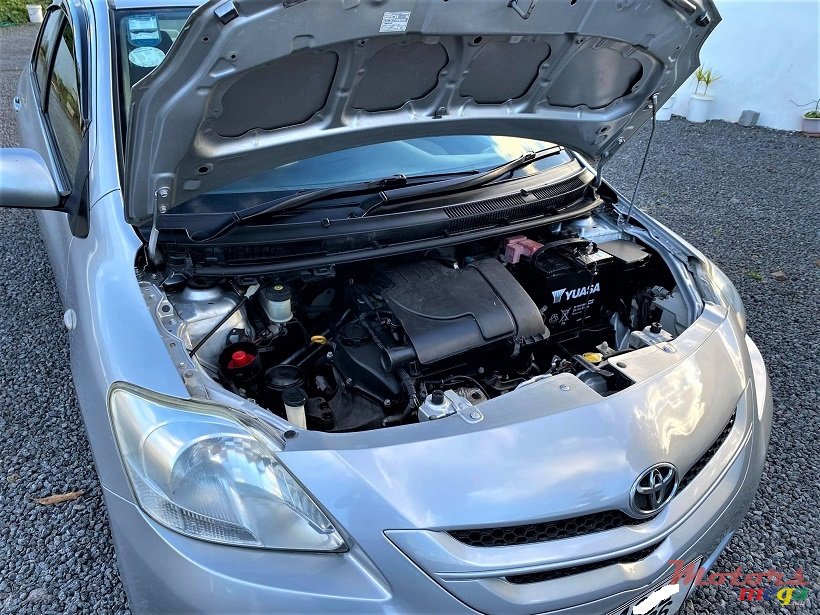 2006' Toyota Belta Auto 1000cc photo #5