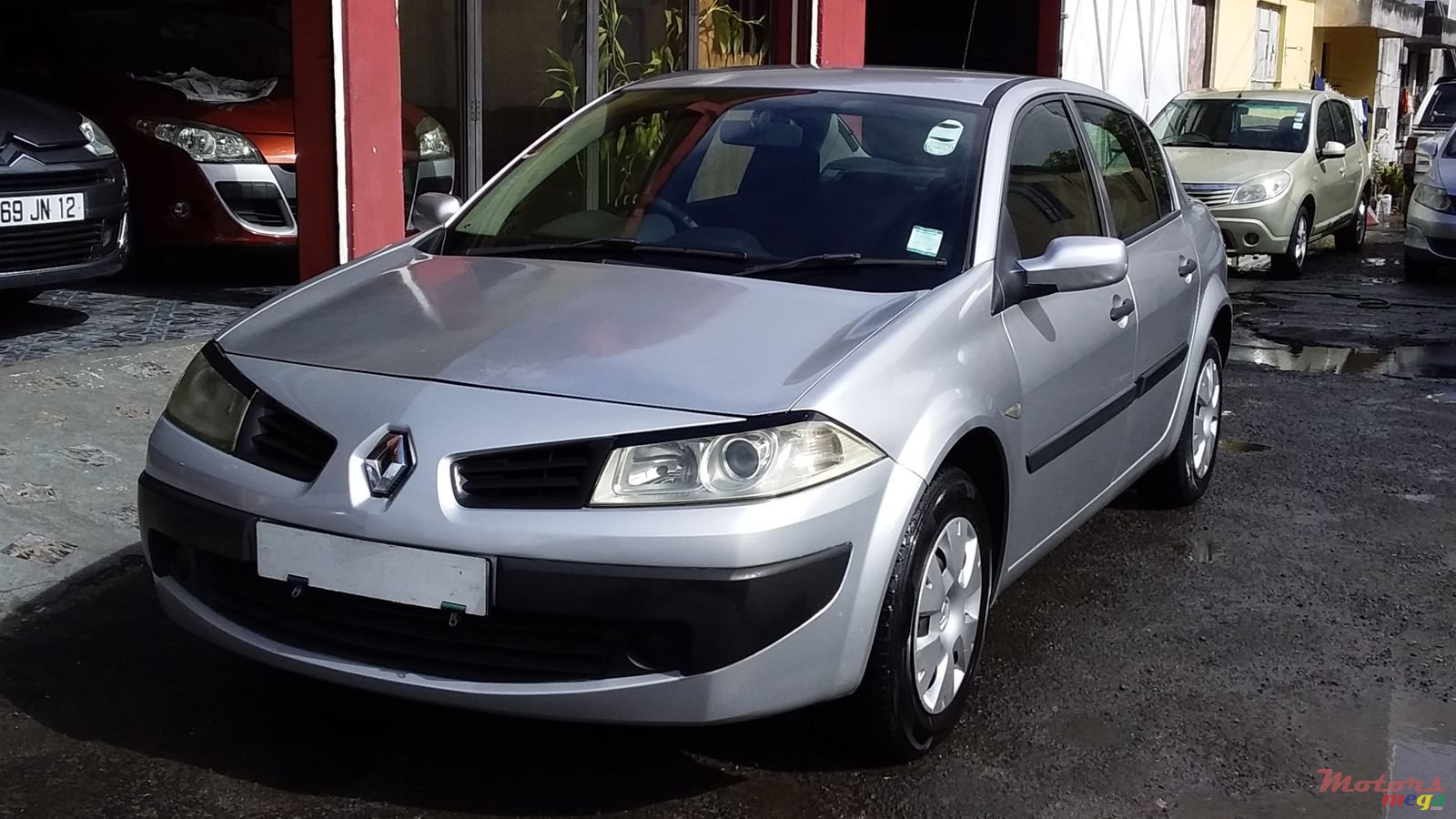 2008' Renault Megane photo #3