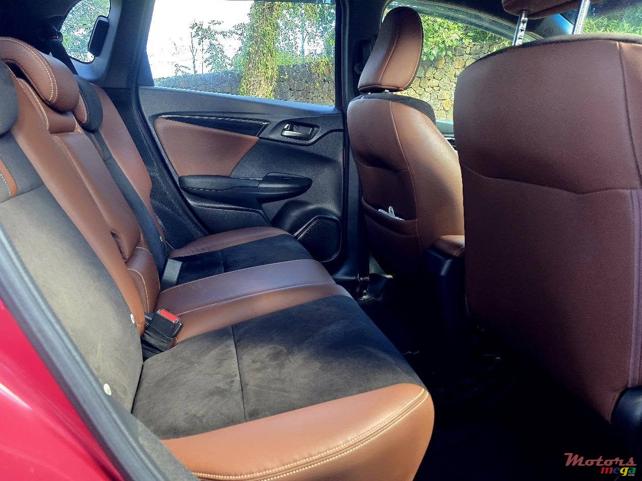 2017' Honda Fit photo #4