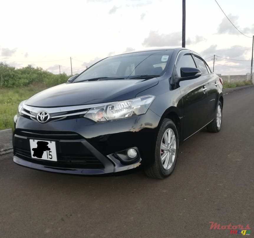 2015' Toyota Yaris automatic photo #1