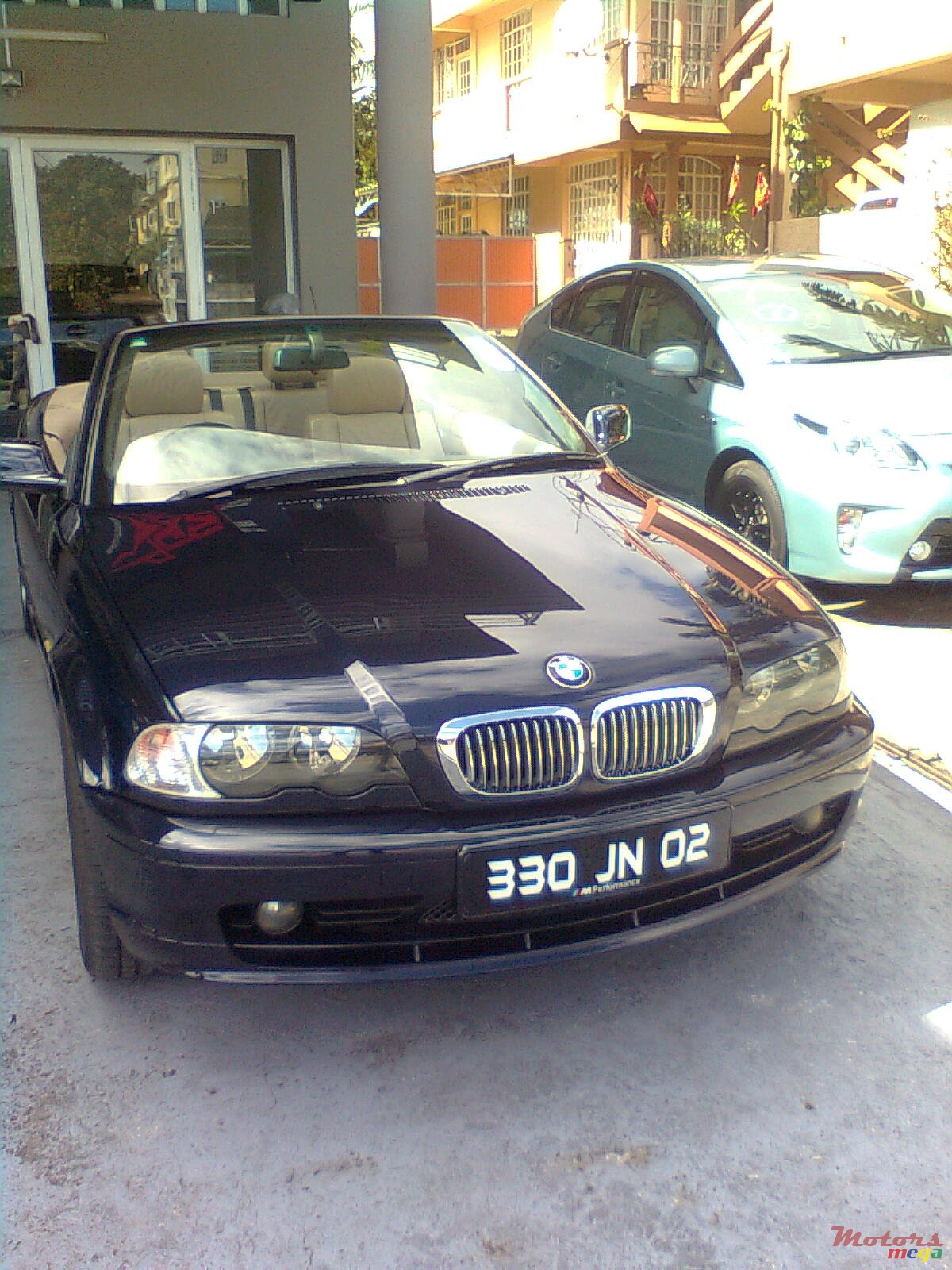2002' BMW 3 Series Convertible photo #3